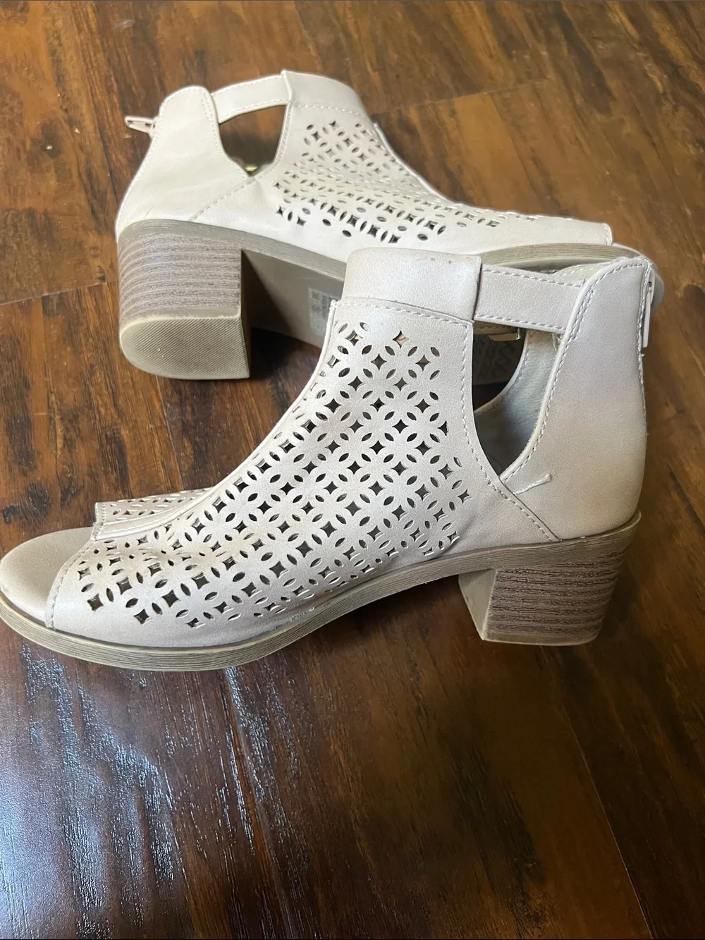 Jellypop Girls' Floral Laser-Cut Open-Toe Booties - Beige Size 3